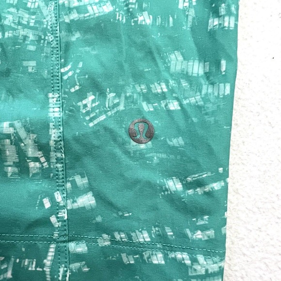 Lululemon Men Teal Abstract Print 9" THE Short Linerless Unlined Drawstring L - Picture 4 of 12